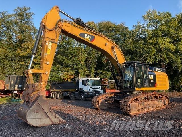 CAT 352F حفارات زحافة
