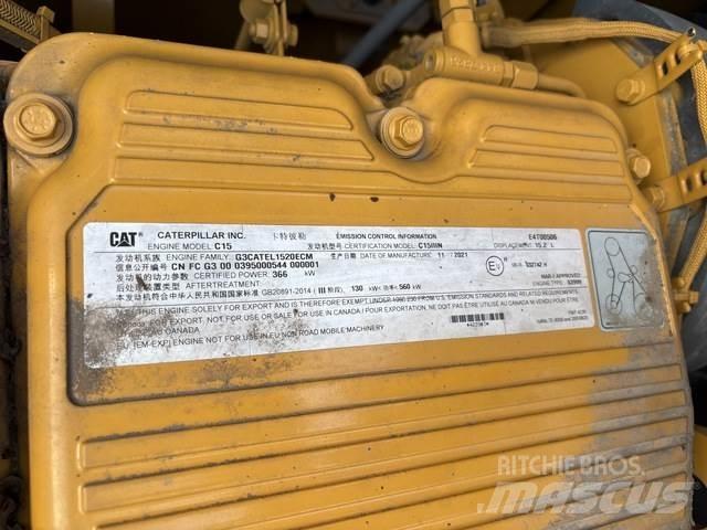 CAT 374 حفارات زحافة
