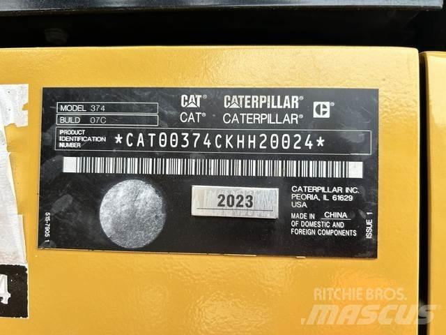 CAT 374 حفارات زحافة