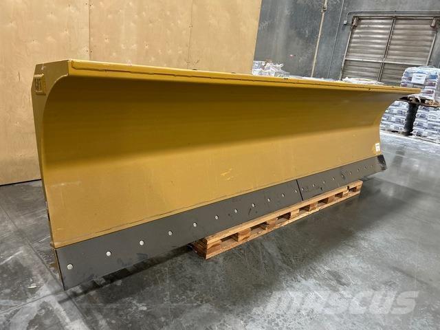 CAT 479-8118 لوادر بعجل