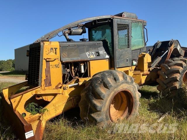 CAT 525C ساحبات الأشجار