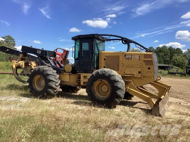 CAT 525D ساحبات الأشجار