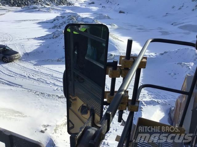 CAT 6060 FC AC حفارات زحافة
