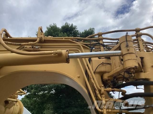 CAT 615C II كاشطات