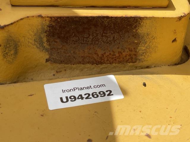 CAT 621B كاشطات
