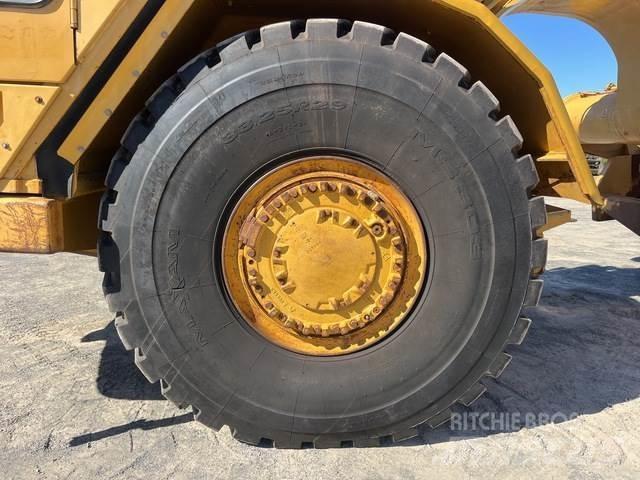 CAT 621G كاشطات
