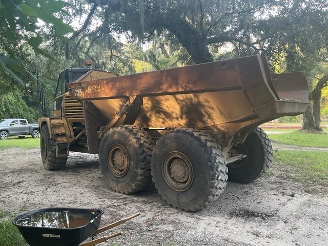 CAT 725 ساحبات مفصلية
