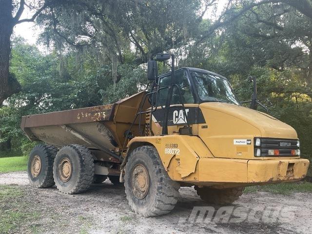 CAT 725 ساحبات مفصلية