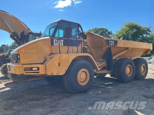 CAT 725 ساحبات مفصلية