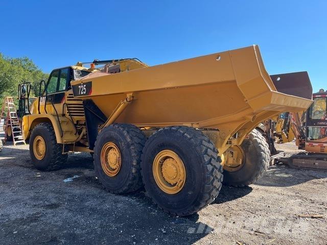 CAT 725 ساحبات مفصلية