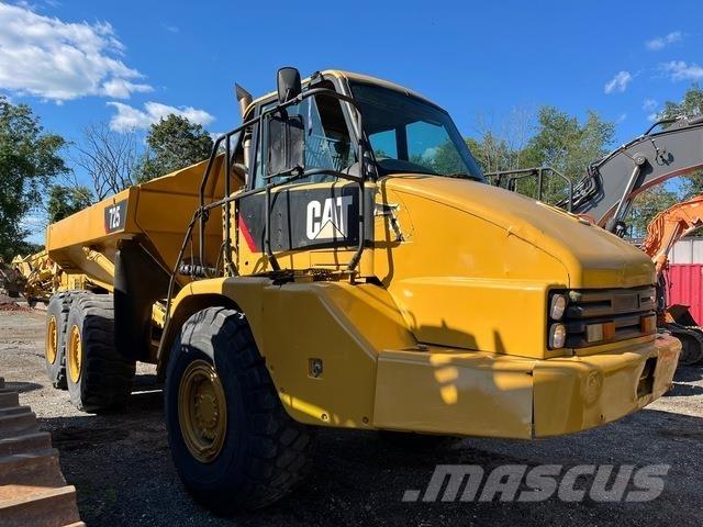 CAT 725 ساحبات مفصلية