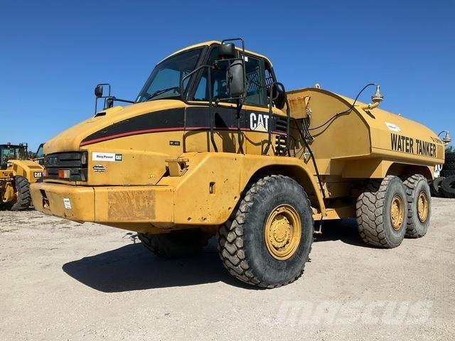 CAT 725 صهاريج مياه