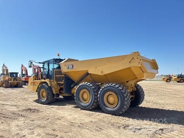 CAT 730 ساحبات مفصلية