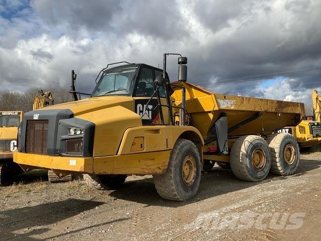 CAT 735B ساحبات مفصلية