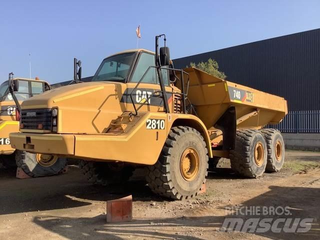 CAT 740 ساحبات مفصلية
