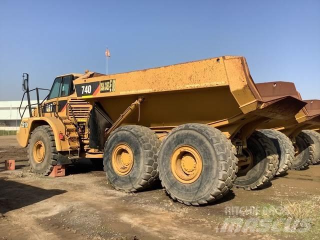 CAT 740 ساحبات مفصلية