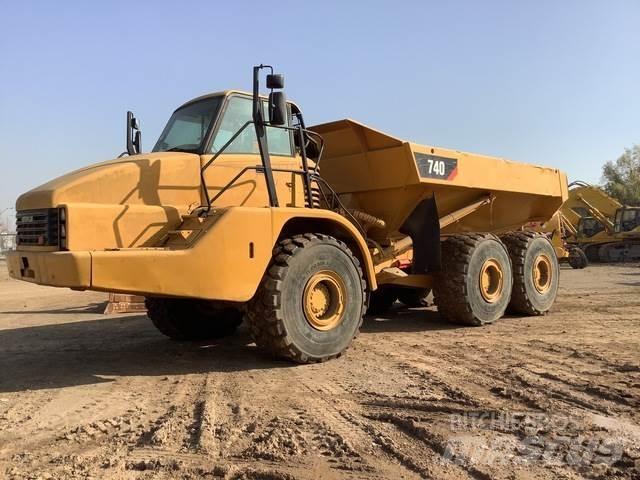 CAT 740 ساحبات مفصلية