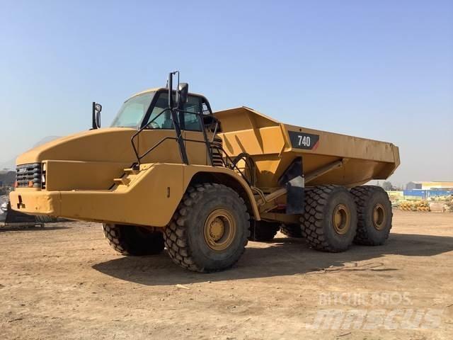 CAT 740 ساحبات مفصلية