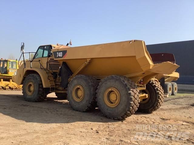 CAT 740 ساحبات مفصلية