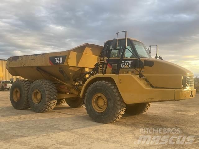 CAT 740 ساحبات مفصلية