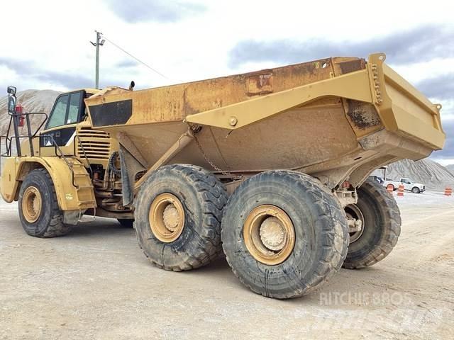 CAT 740 ساحبات مفصلية