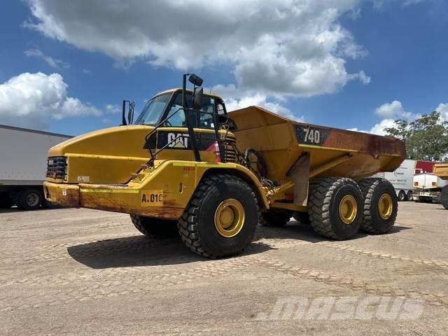 CAT 740 ساحبات مفصلية