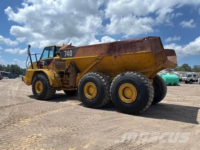 CAT 740 ساحبات مفصلية
