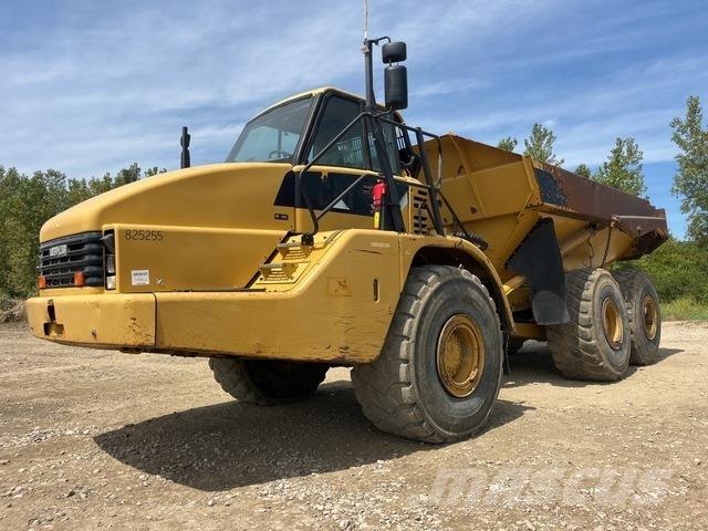 CAT 740 ساحبات مفصلية