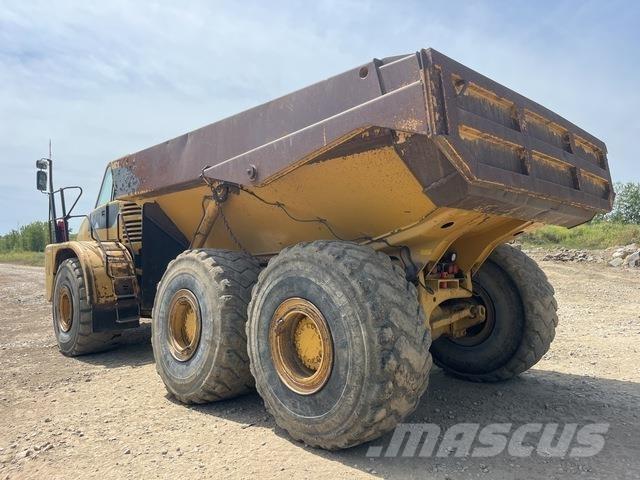 CAT 740 ساحبات مفصلية