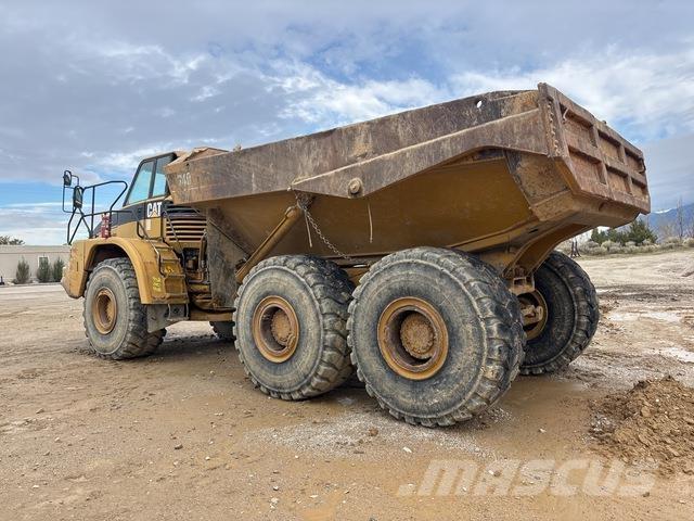 CAT 740 ساحبات مفصلية