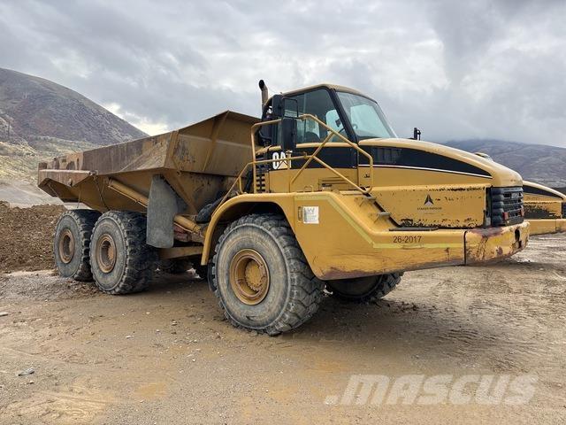 CAT 740 ساحبات مفصلية