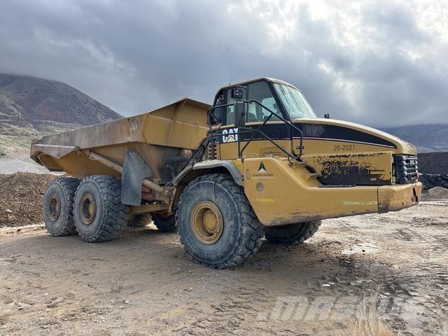 CAT 740 ساحبات مفصلية