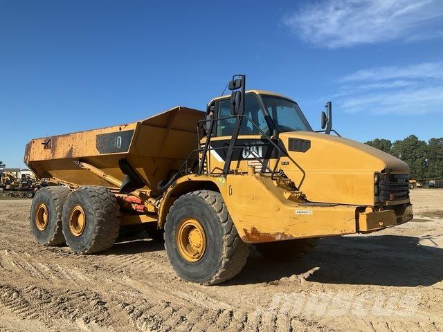 CAT 740 ساحبات مفصلية