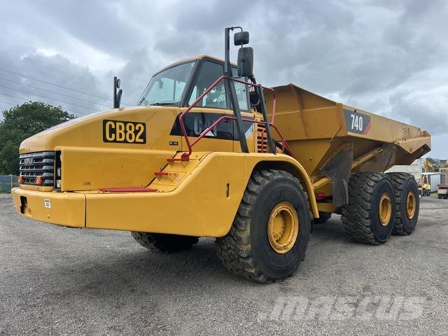 CAT 740 ساحبات مفصلية