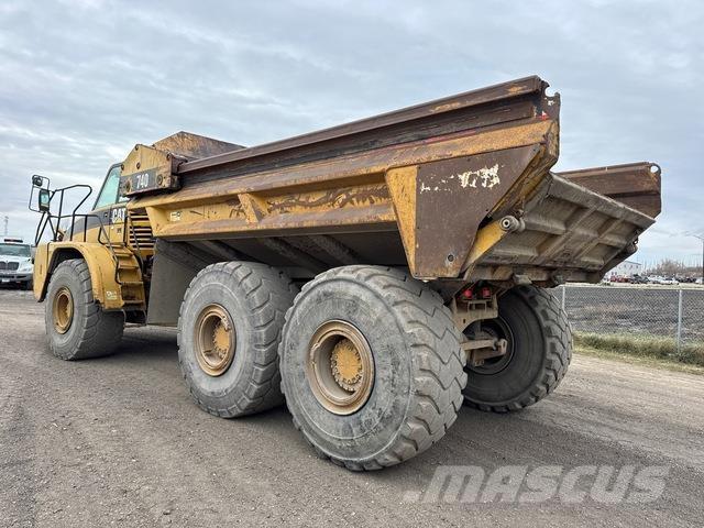 CAT 740 ساحبات مفصلية
