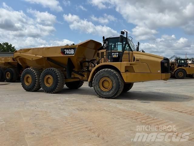 CAT 740B ساحبات مفصلية