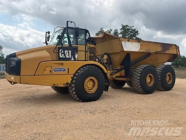 CAT 740B ساحبات مفصلية