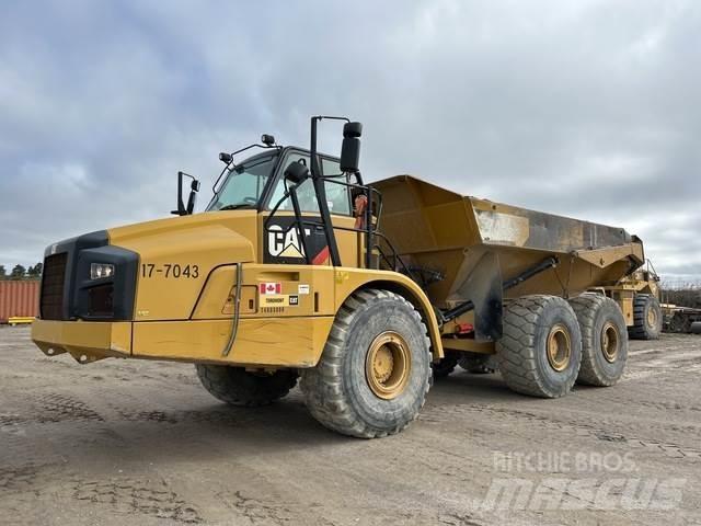 CAT 740B ساحبات مفصلية