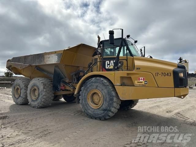 CAT 740B ساحبات مفصلية