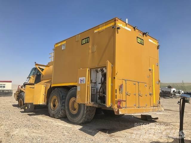 CAT 740B شاحنات ذات صهاريج