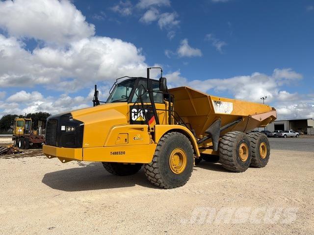 CAT 740B ساحبات مفصلية