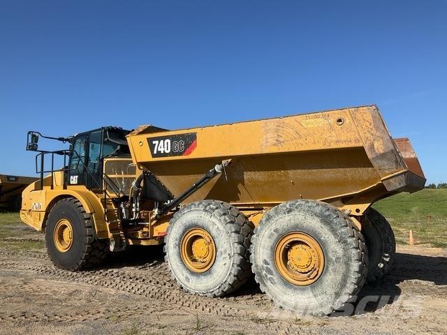CAT 740GC ساحبات مفصلية