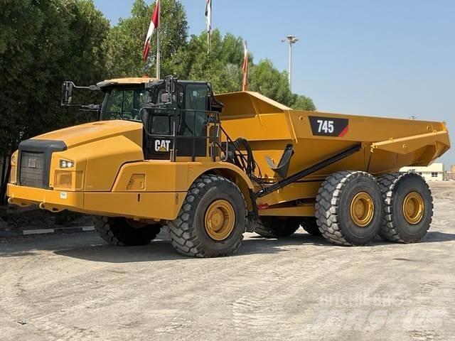 CAT 745 ساحبات مفصلية