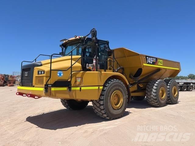 CAT 745 ساحبات مفصلية