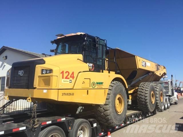 CAT 745 ساحبات مفصلية