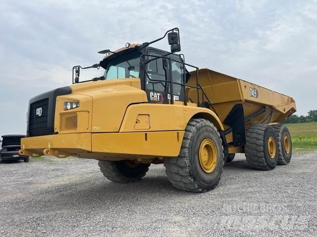 CAT 745 ساحبات مفصلية