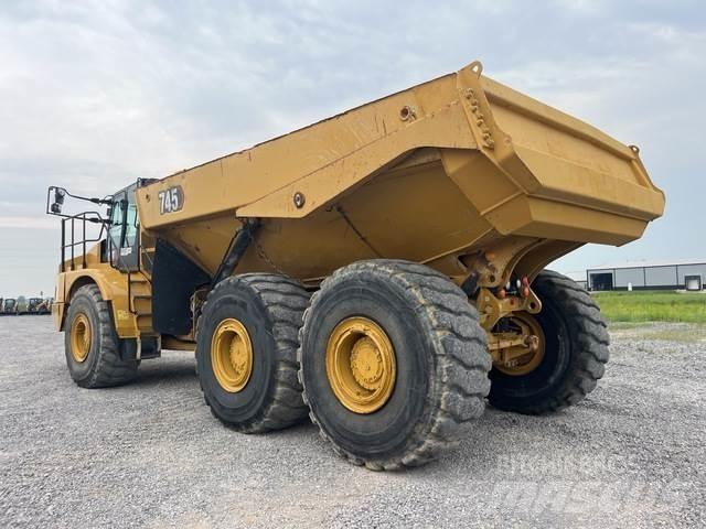 CAT 745 ساحبات مفصلية