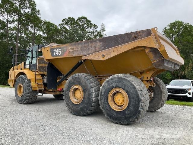 CAT 745 ساحبات مفصلية