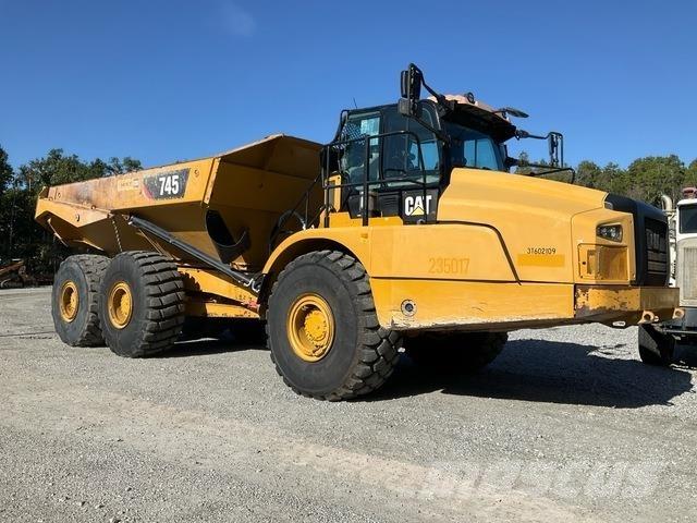 CAT 745 ساحبات مفصلية