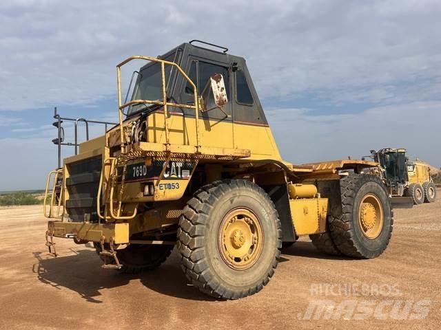 CAT 769D ساحبات مفصلية